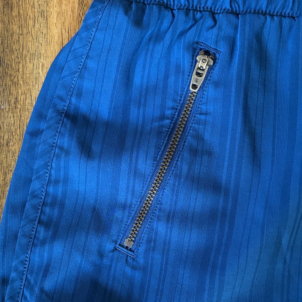 Athleta Navy Blue Athletic Shorts - Picture 4 of 9